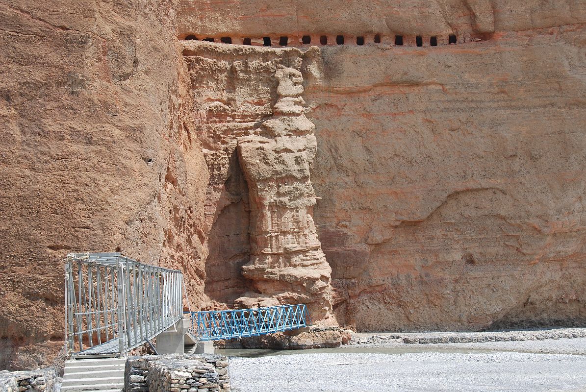 Mustang 01 05 Bridge Below Chele And Caves